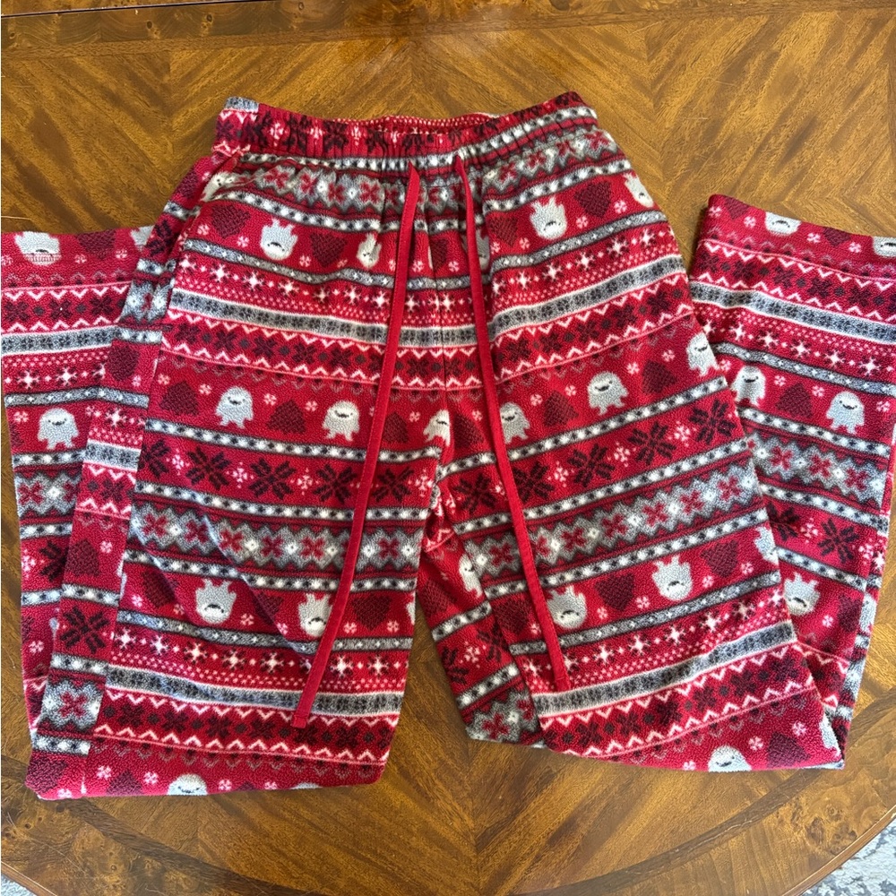 Cuddl Duds Cozy Red Patterned Pajamas